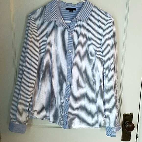 Tommy Hilfiger Tops - Classic Tommy Hilfiger shirt